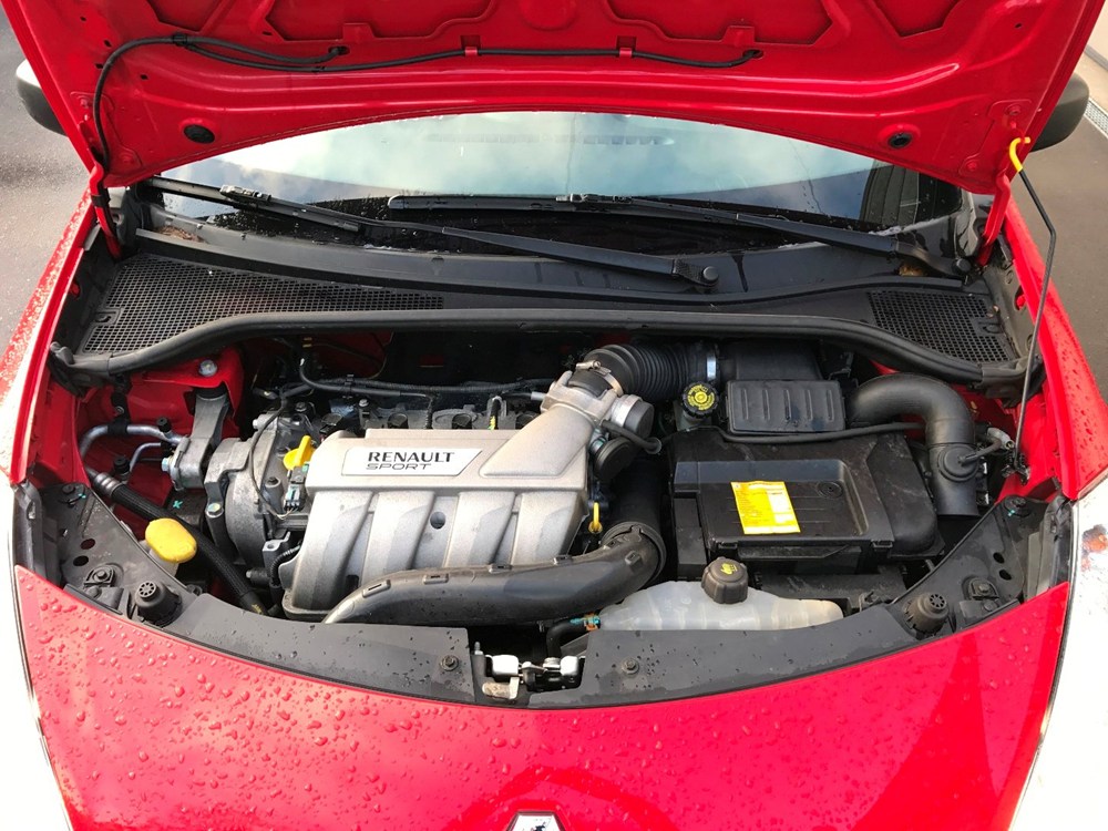 Renault Clio RS motor
