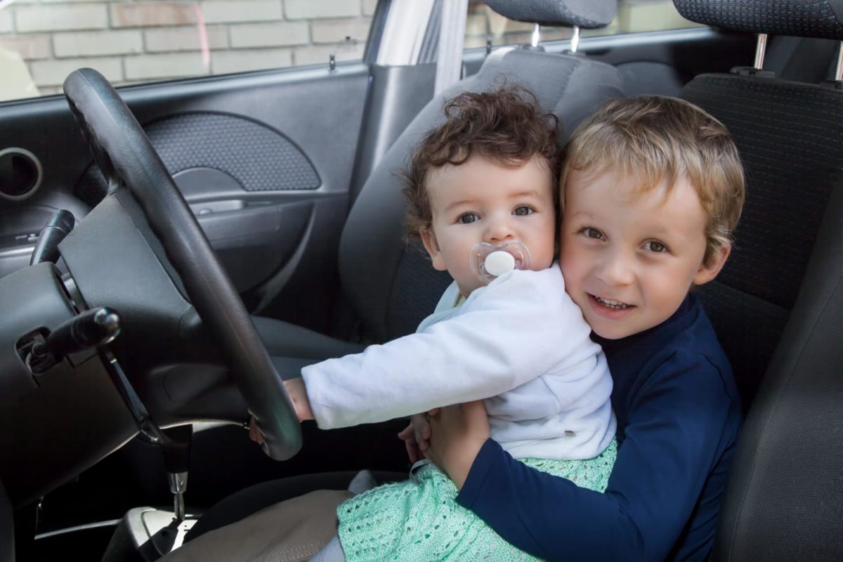 Skal airbaggen slås fra ved almindelig autostol på forsædet?