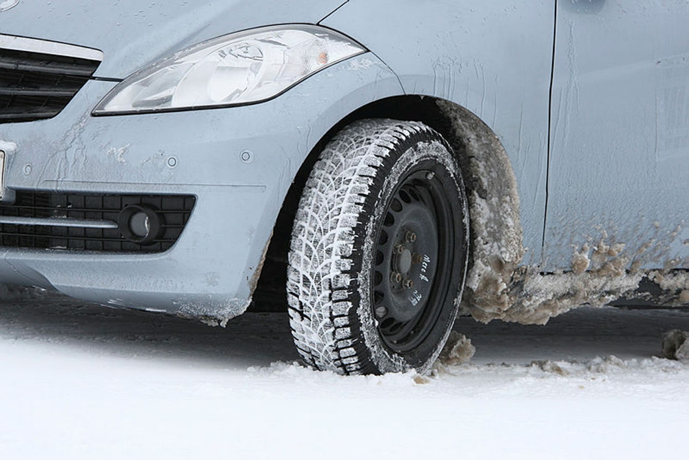 Test af vinterdæk: mere sikker med små og billige vinterdæk | Bilbasen