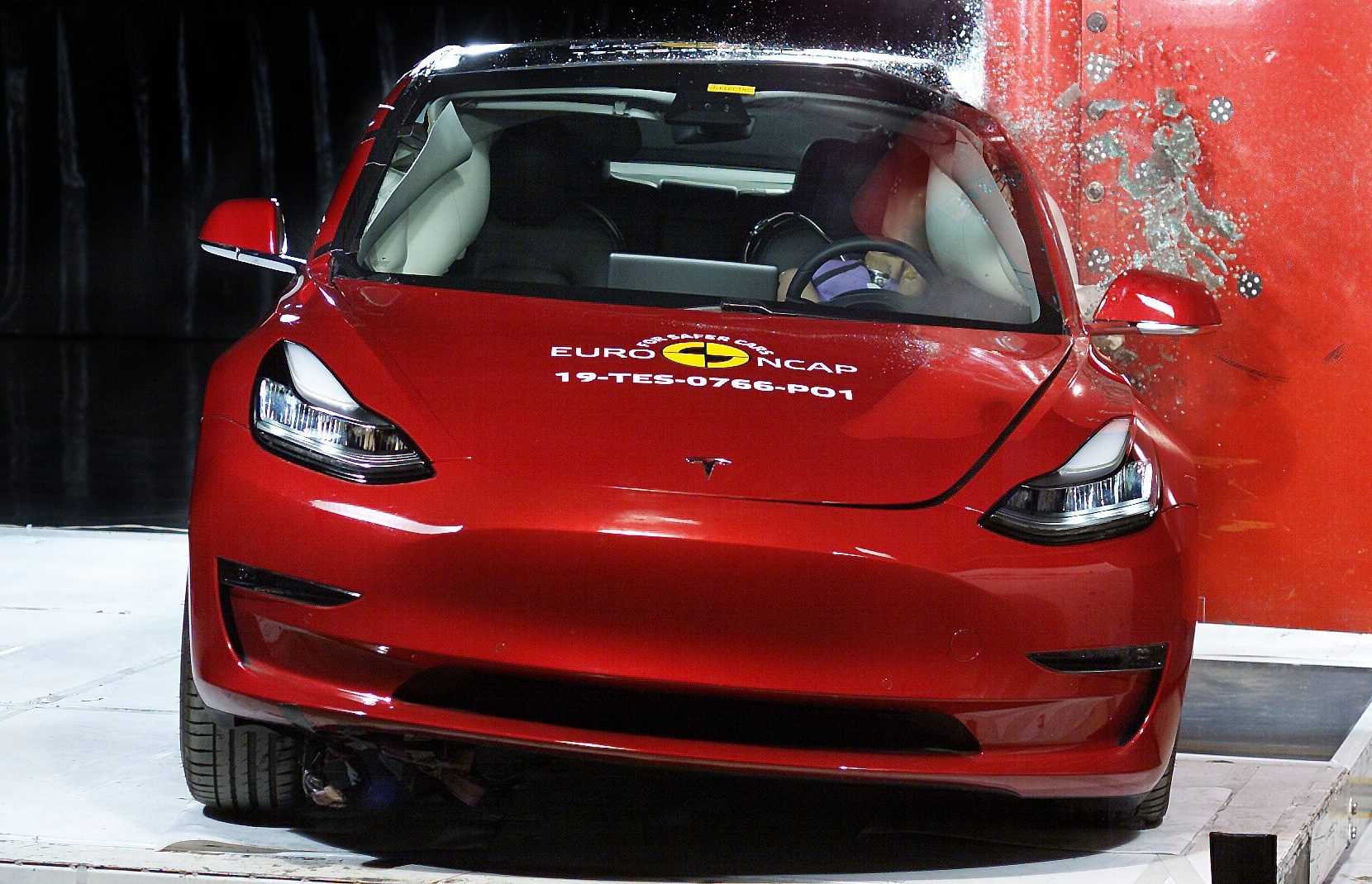 Super sikker Tesla: Her er de 10 biler du kan købe lige nu