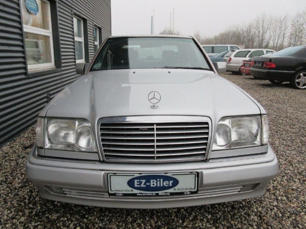Mercedes-Benz-500E
