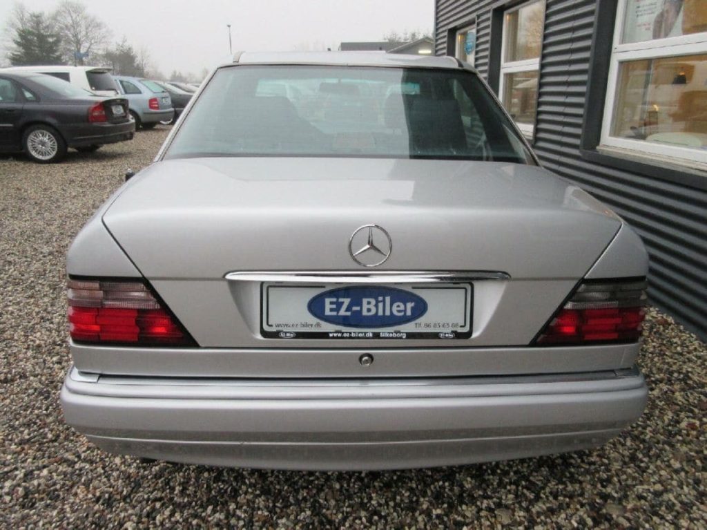 Mercedes-Benz-500E